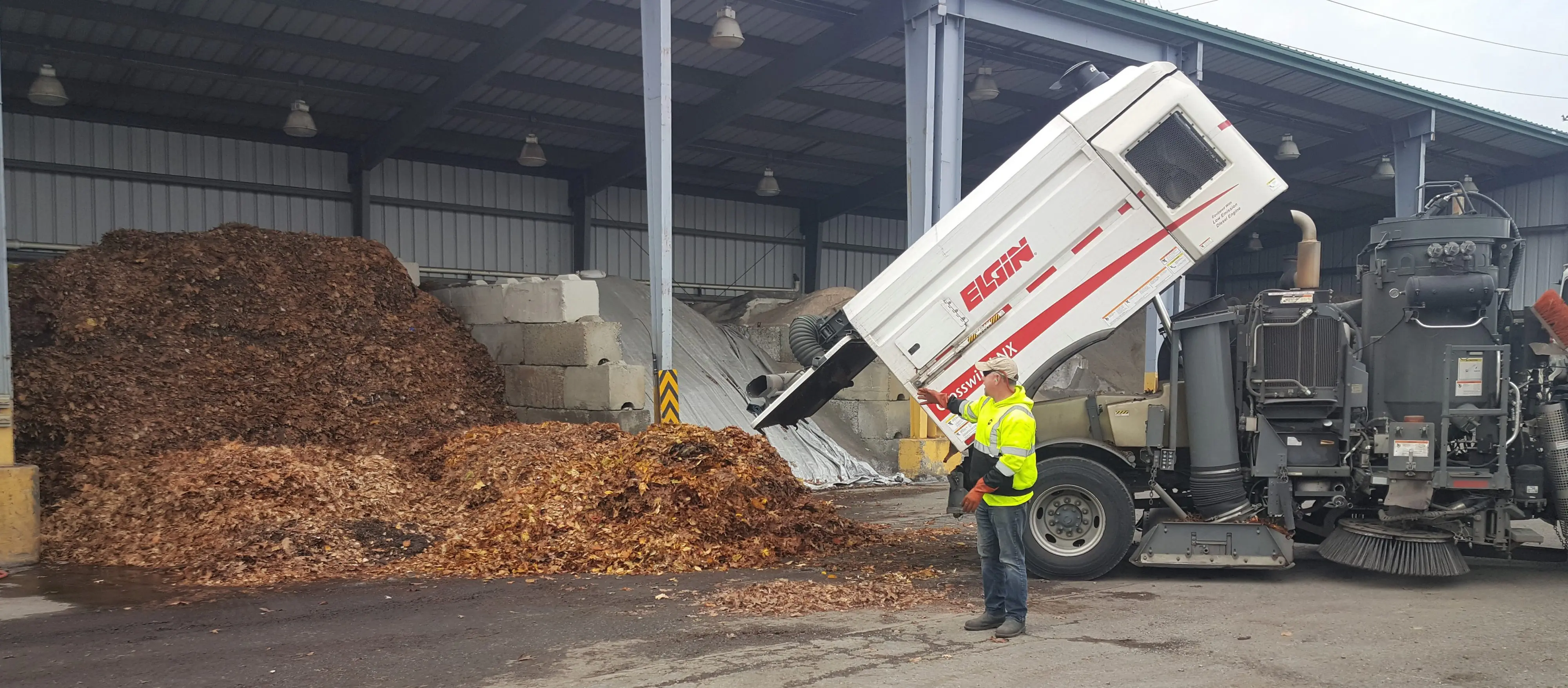 Leaves-Sweeper-Dumping-atOPs-horiz-Oct23.jpg