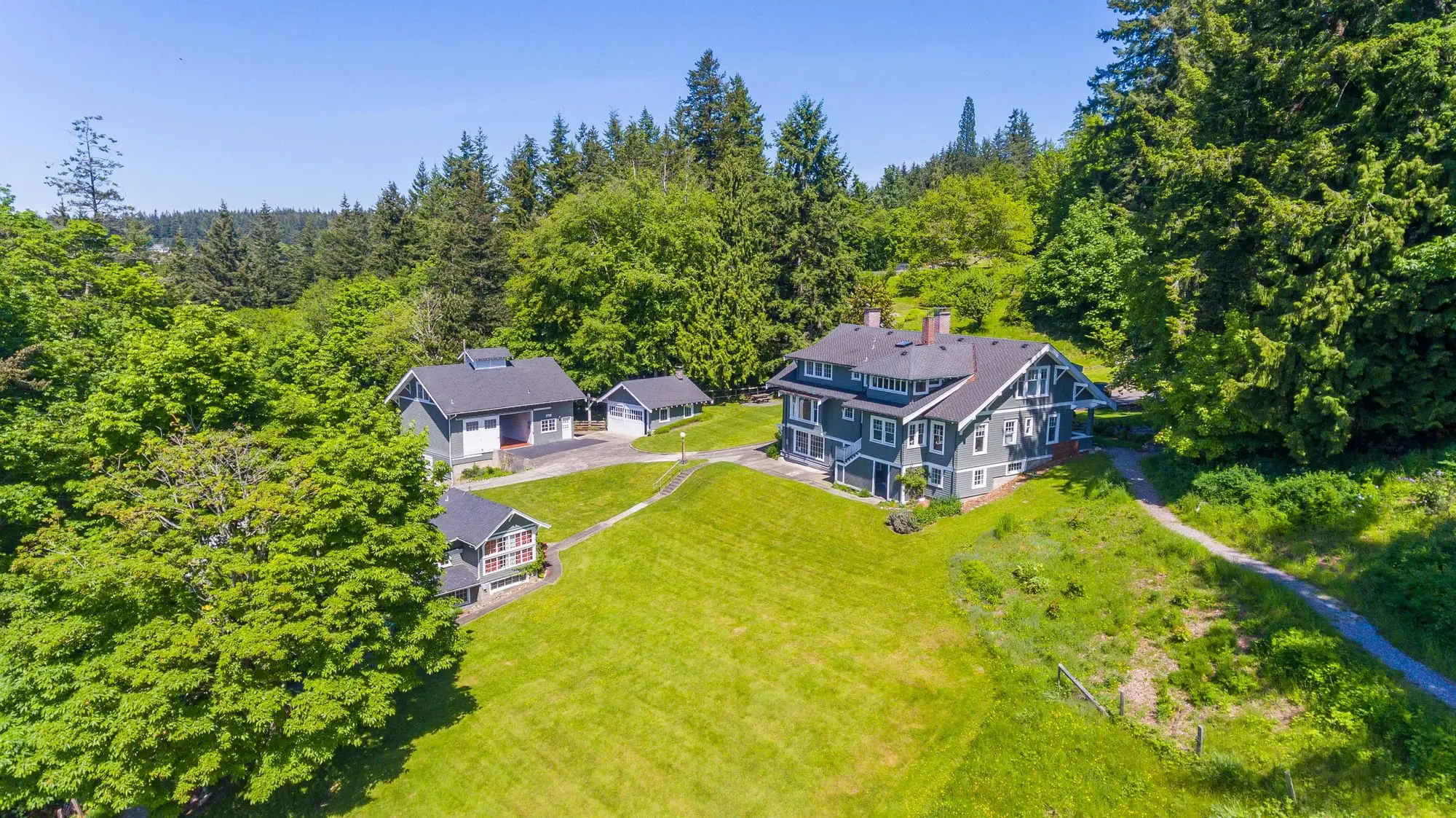 Aerial image of buildings and grounds of Woodstock Farm